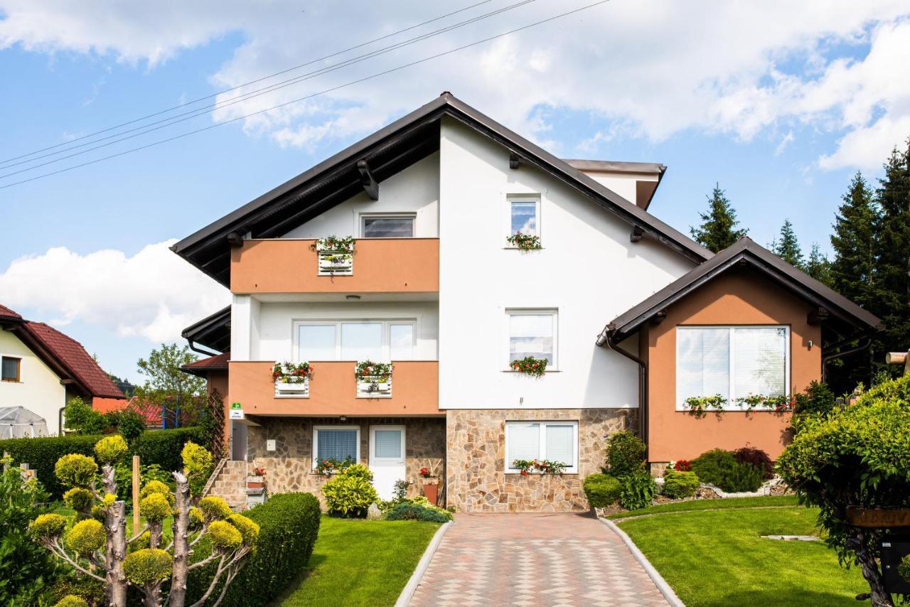 Apartma Tia 2 Zreče Esterno foto