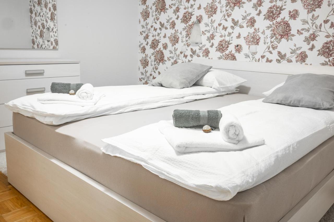 Apartma Tia 2 Zreče Esterno foto